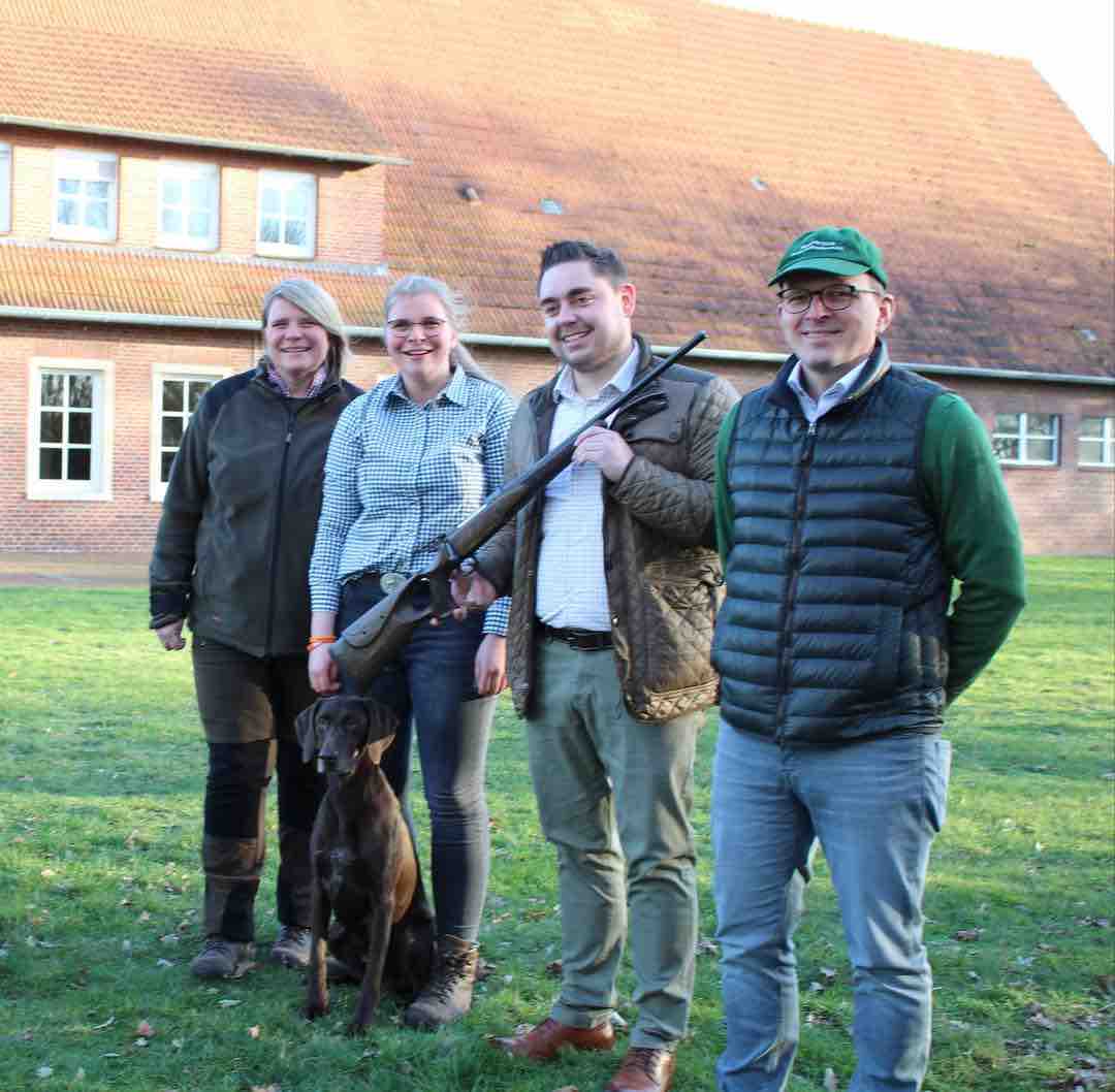 Übergabe Tombola-Gewinn der Kleemann Zuchtauslese: Mauser M12 