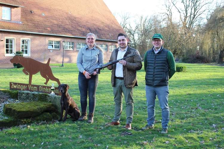 Übergabe Tombola-Gewinn der Kleemann Zuchtauslese: Mauser M12 